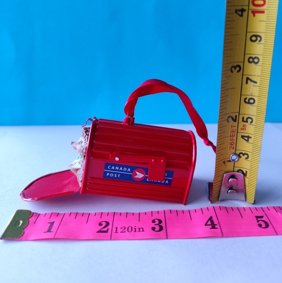 2001 Hallmark Canada Post Christmas tree ornament - Picture 7 of 7